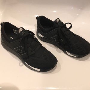 New Balance Women Sneakers Black